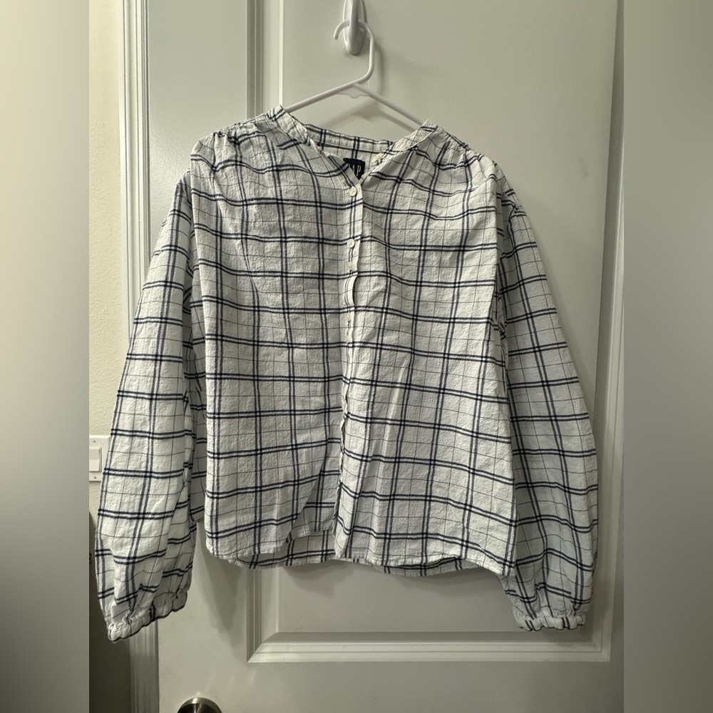 Woman’s Gap long sleeve top